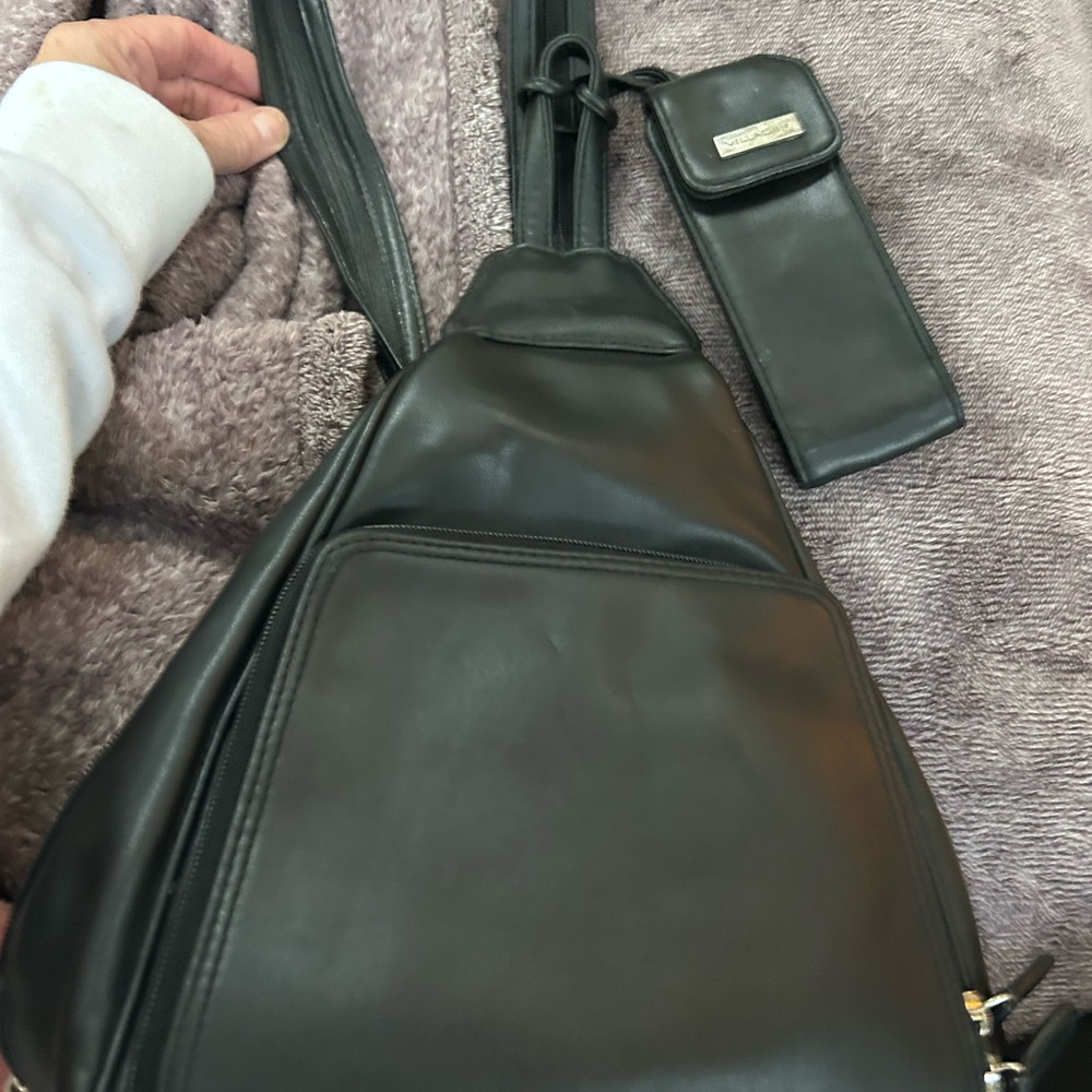 Liz Claiborne Black Crossbody Bag brand need no tags